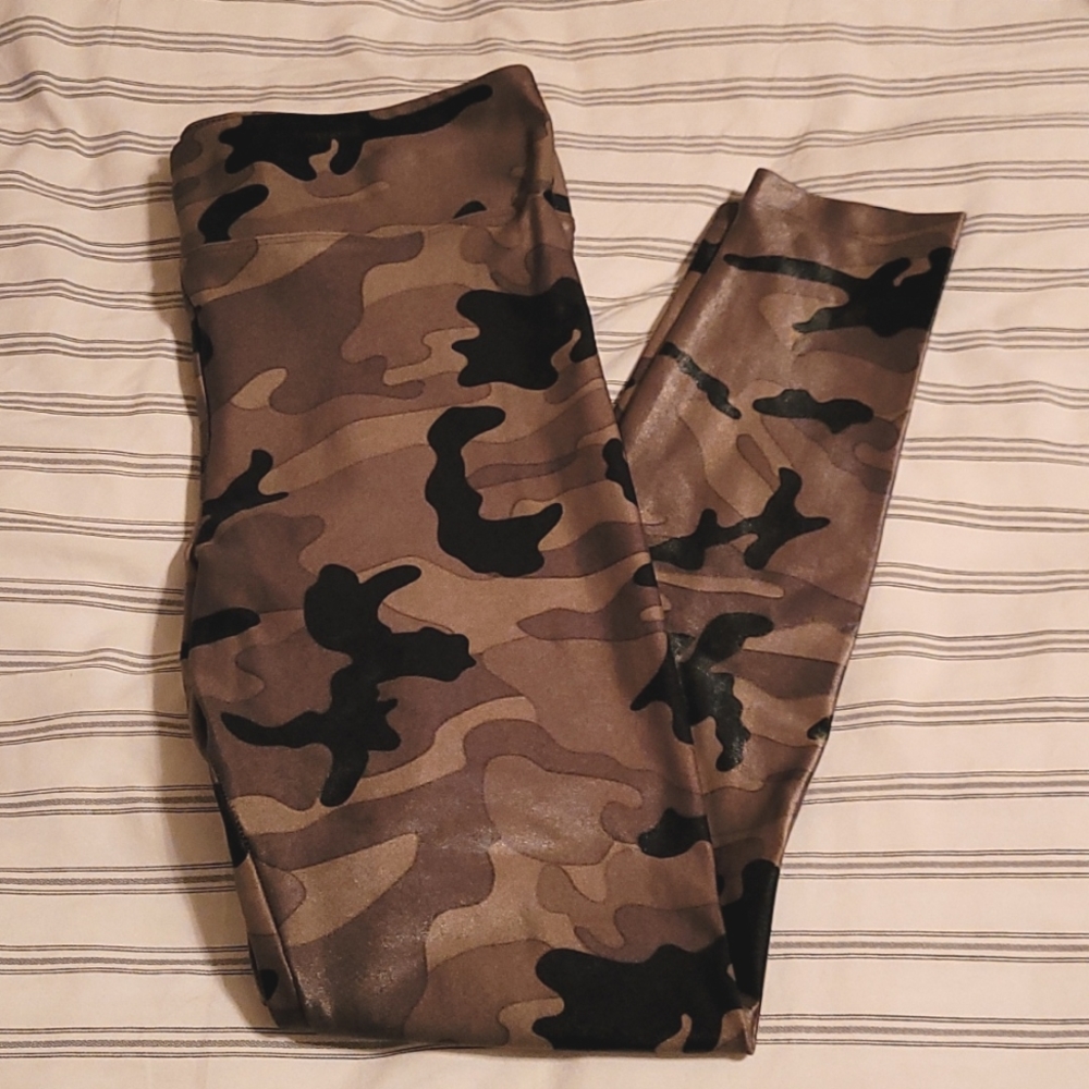 Koral Camo Legging